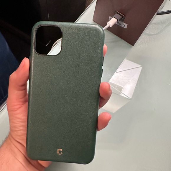 iPhone 11 Pro Max case - Picture 2 of 3